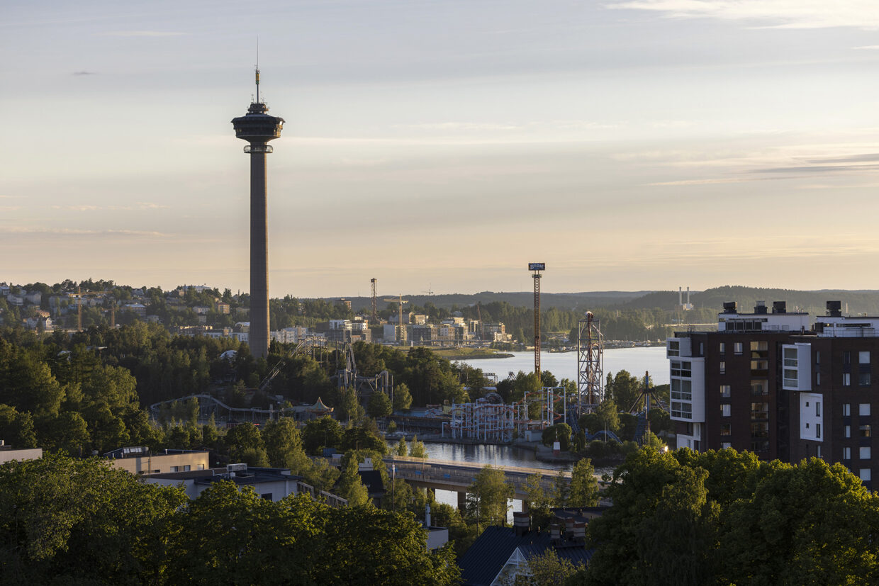 Kaupunkisilhuetti Näsinneula